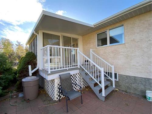 724 2 Street East, Brooks, AB - Outdoor With Exterior