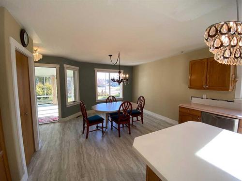 724 2 Street East, Brooks, AB - Indoor Photo Showing Dining Room