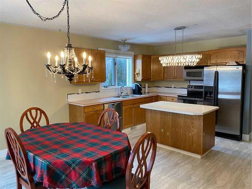 724 2 Street East, Brooks, AB - Indoor Photo Showing Dining Room