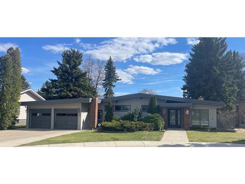 11 Laurel Place, Brooks, AB - Outdoor With Facade