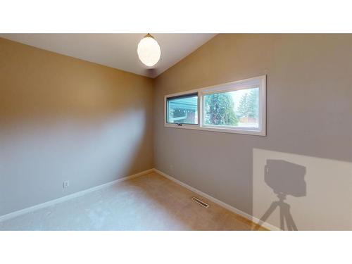 11 Laurel Place, Brooks, AB - Indoor Photo Showing Other Room