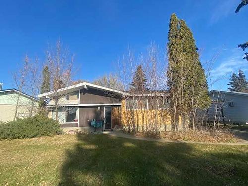 920 2 Avenue West, Brooks, AB - Outdoor