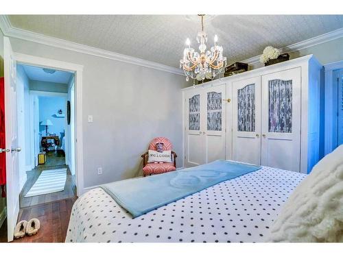 201 4 Avenue West, Hanna, AB - Indoor Photo Showing Bedroom