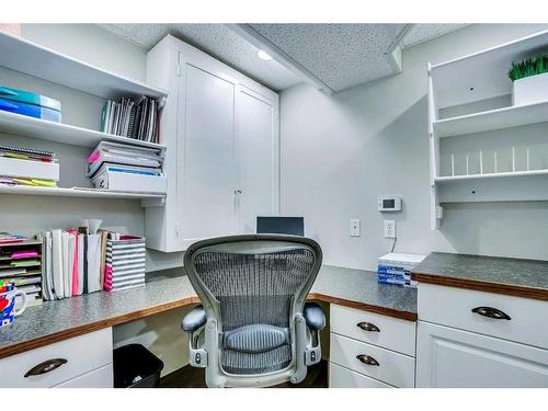 201 4 Avenue West, Hanna, AB - Indoor Photo Showing Office