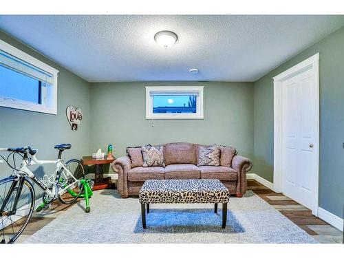 201 4 Avenue West, Hanna, AB - Indoor