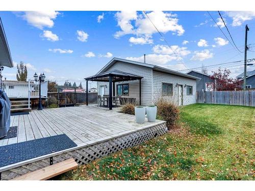 201 4 Avenue West, Hanna, AB - Outdoor With Deck Patio Veranda