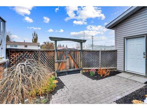 201 4 Avenue West, Hanna, AB - Outdoor With Exterior