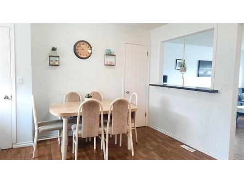 206 1 Avenue South, Morrin, AB - Indoor Photo Showing Dining Room