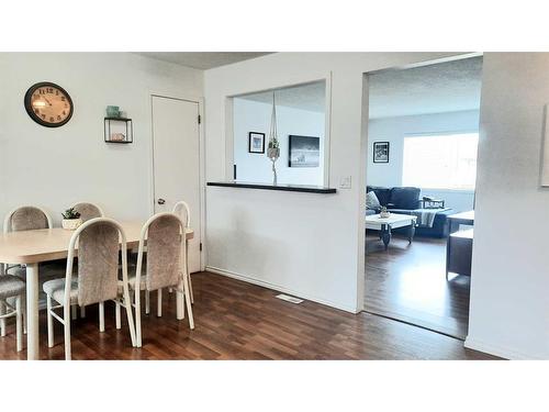 206 1 Avenue South, Morrin, AB - Indoor Photo Showing Dining Room