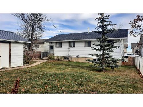 206 1 Avenue South, Morrin, AB - Indoor Photo Showing Laundry Room