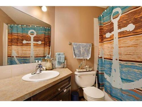 188 Upland Avenue West, Brooks, AB - Indoor Photo Showing Bathroom