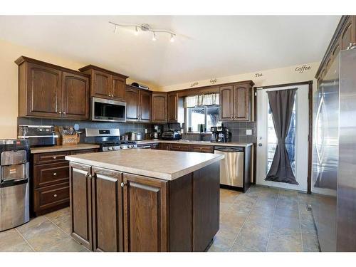 188 Upland Avenue West, Brooks, AB - Indoor Photo Showing Kitchen