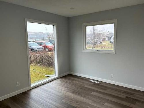 14 Spruce Drive, Drumheller, AB - Indoor Photo Showing Other Room