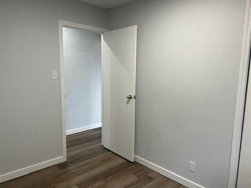 14 Spruce Drive, Drumheller, AB - Indoor Photo Showing Other Room