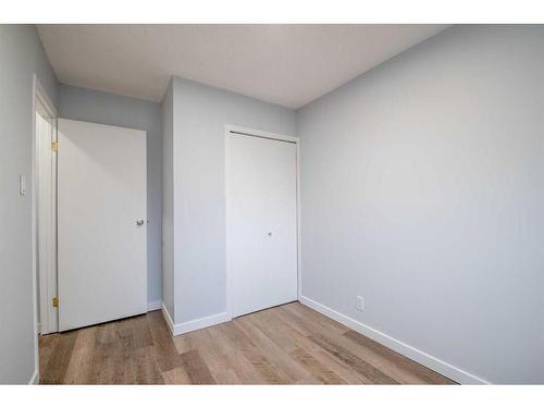 14 Spruce Drive, Drumheller, AB - Indoor Photo Showing Other Room