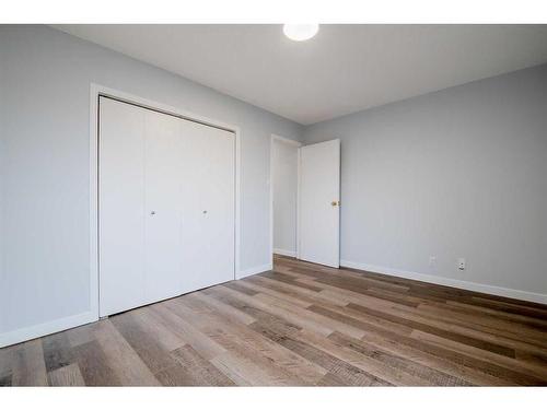 14 Spruce Drive, Drumheller, AB - Indoor Photo Showing Other Room