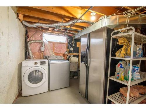 14 Spruce Drive, Drumheller, AB - Indoor Photo Showing Bathroom