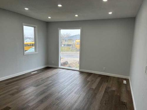 14 Spruce Drive, Drumheller, AB - Indoor Photo Showing Other Room