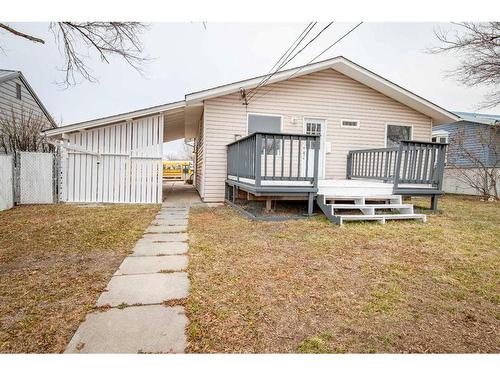 14 Spruce Drive, Drumheller, AB - Indoor Photo Showing Bathroom