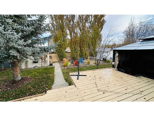 606 2 Avenue, Drumheller, AB - Outdoor With Deck Patio Veranda