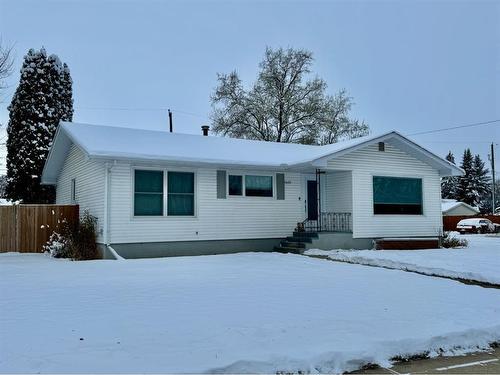 1401 Riverside Drive East, Drumheller, AB - Outdoor