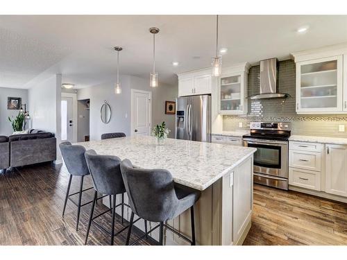 1401 Riverside Drive East, Drumheller, AB - Indoor Photo Showing Kitchen With Upgraded Kitchen