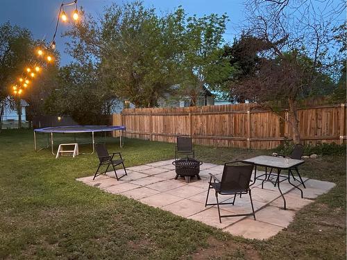 102 7 Ave Sw, Drumheller, AB - Outdoor With Backyard