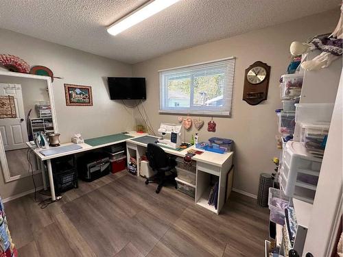 1678 29 Street Se, Medicine Hat, AB - Indoor Photo Showing Bedroom