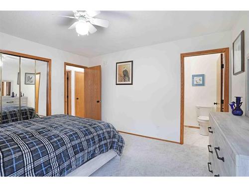 204 2 Avenue East, Hanna, AB - Indoor Photo Showing Bedroom