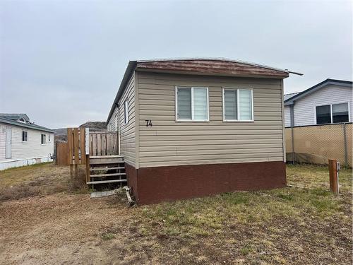 74 Greenwood Villa, Drumheller, AB 