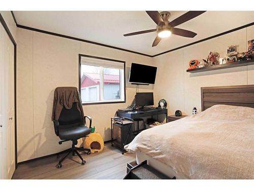 114 2 Avenue East, Delia, AB - Indoor Photo Showing Bedroom