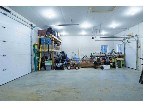 114 2 Avenue East, Delia, AB - Indoor Photo Showing Garage