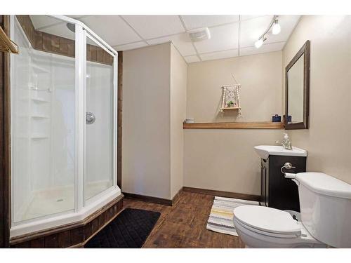 110 Upland Road, Brooks, AB - Indoor Photo Showing Bathroom