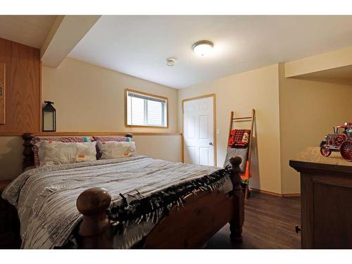 110 Upland Road, Brooks, AB - Indoor Photo Showing Bedroom