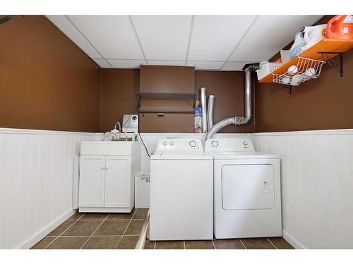 110 Upland Road, Brooks, AB - Indoor Photo Showing Laundry Room