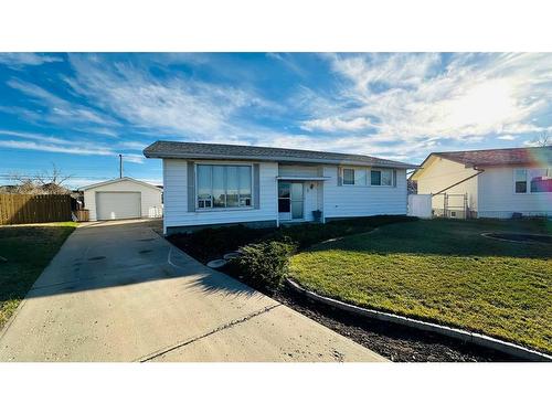 8 Spruce Drive, Drumheller, AB - Outdoor