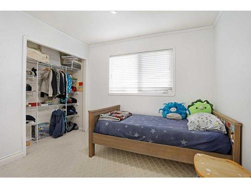 228 3 Street East, Duchess, AB - Indoor Photo Showing Bedroom