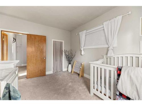 4609 47 Avenue, Olds, AB - Indoor Photo Showing Bedroom