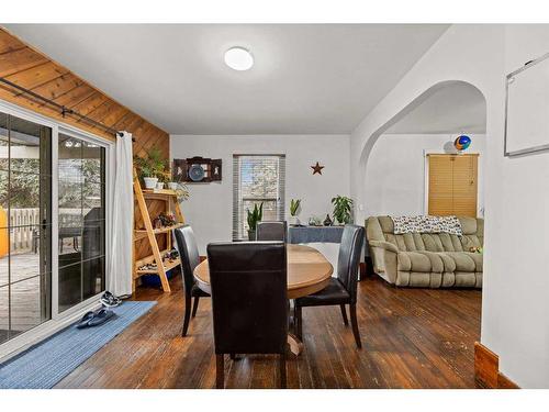 4601 47 Avenue, Olds, AB - Indoor Photo Showing Dining Room