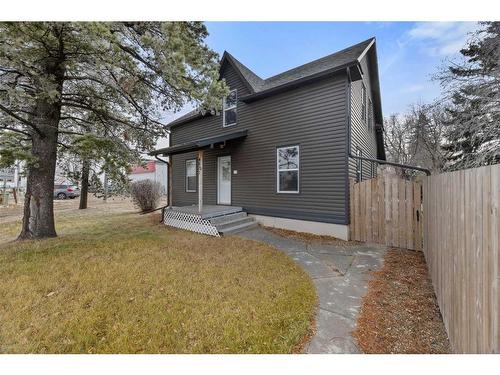 4601 47 Avenue, Olds, AB - Outdoor