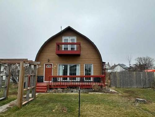 307 3 Avenue West, Hanna, AB - Outdoor With Deck Patio Veranda