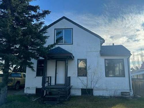 309 4 Avenue East, Hanna, AB - Outdoor