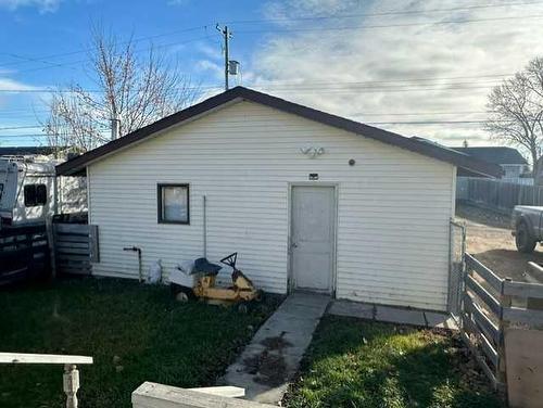 309 4 Avenue East, Hanna, AB - Outdoor With Exterior