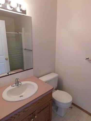 48 Kellington Close, Brooks, AB - Indoor Photo Showing Bathroom