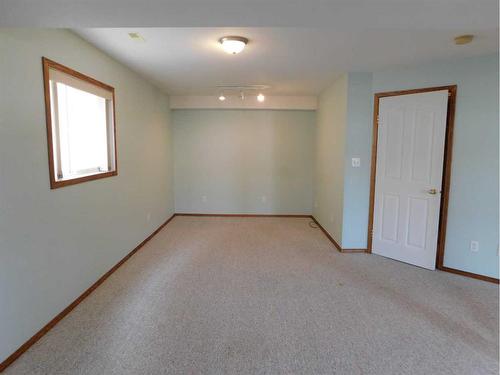 48 Kellington Close, Brooks, AB - Indoor Photo Showing Other Room