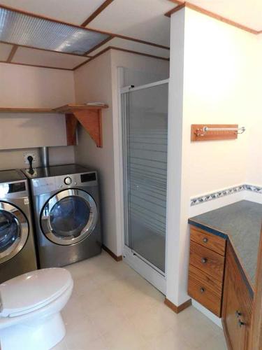 48 Kellington Close, Brooks, AB - Indoor Photo Showing Laundry Room