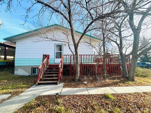 412 Main Street, Oyen, AB - Outdoor