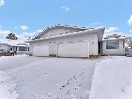 31 Ludor Close East, Brooks, AB - Outdoor