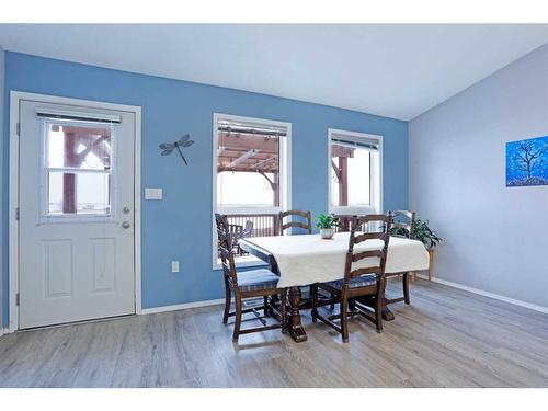 200 Laura Avenue West, Duchess, AB - Indoor Photo Showing Dining Room