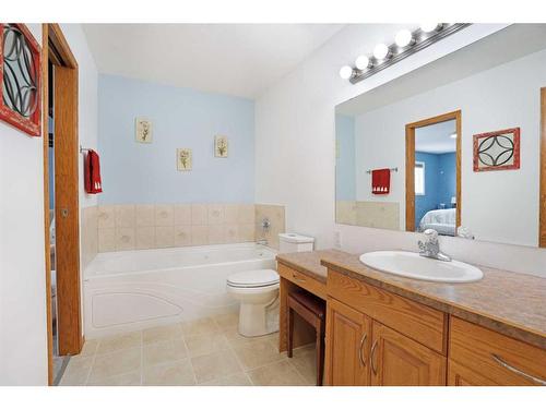 200 Laura Avenue West, Duchess, AB - Indoor Photo Showing Bathroom